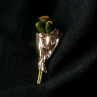 Nosiva cvjetna broška - igla vaze, 4x2.8 cm, srebrna ili zlatna | VASIFINA